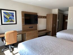Holiday Inn Express & Suites Chatsworth by IHG