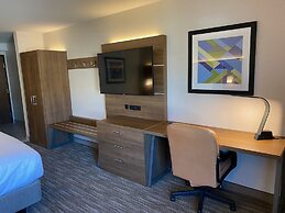 Holiday Inn Express & Suites Chatsworth by IHG
