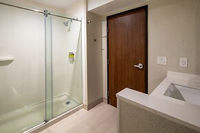 Holiday Inn Express & Suites Chatsworth by IHG