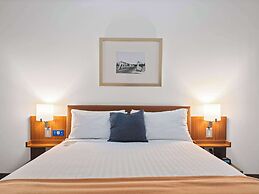 Novotel Canberra