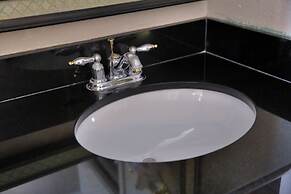 Destiny Palms Hotel Maingate West