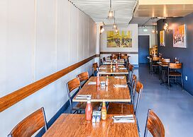 Travelodge by Wyndham Culver City