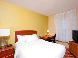 MainStay Suites Bloomington near University