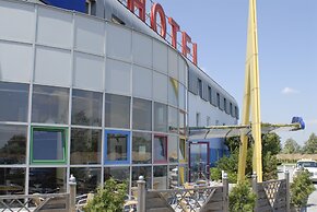 Life Hotel