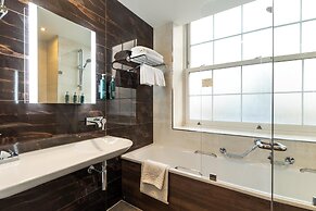 DoubleTree by Hilton London West End