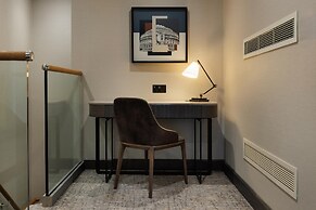 DoubleTree by Hilton London West End