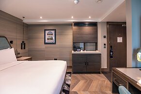 DoubleTree by Hilton London West End