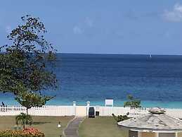 Allamanda Beach Hotel