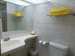 Allamanda Beach Hotel