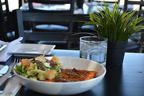 La Saguenéenne - Hôtel et Centre de Congrès