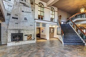 La Saguenéenne - Hôtel et Centre de Congrès