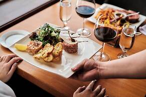 La Saguenéenne - Hôtel et Centre de Congrès