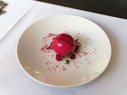 Pullman Cairns International