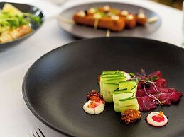 Pullman Cairns International