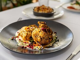 Pullman Cairns International