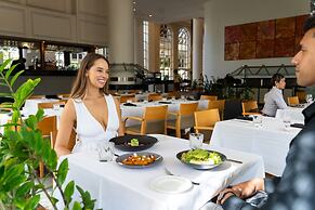 Pullman Cairns International