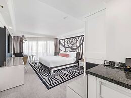 Pullman Cairns International