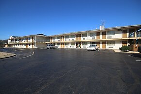 Royal Inn Charlotte Airport Hotel