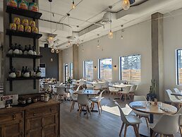 Divya Sutra Plaza and Conference Centre Calgary Airport