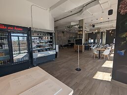 Divya Sutra Plaza and Conference Centre Calgary Airport