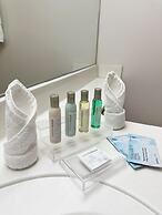 Divya Sutra Plaza and Conference Centre Calgary Airport