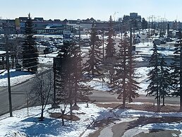 Divya Sutra Plaza and Conference Centre Calgary Airport
