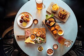 The Lygon Arms - an Iconic Luxury Hotel