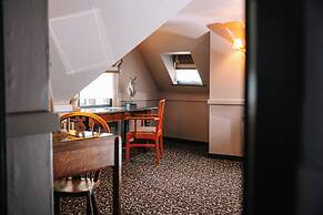 The Lygon Arms - an Iconic Luxury Hotel