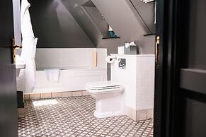 The Lygon Arms - an Iconic Luxury Hotel