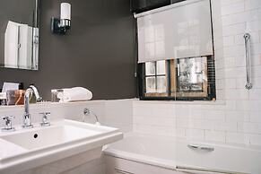 The Lygon Arms - an Iconic Luxury Hotel