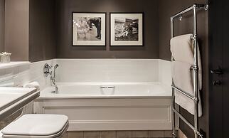 The Lygon Arms - an Iconic Luxury Hotel