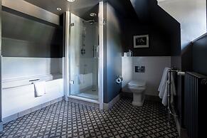 The Lygon Arms - an Iconic Luxury Hotel