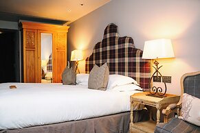 The Lygon Arms - an Iconic Luxury Hotel
