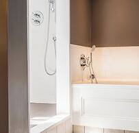 The Lygon Arms - an Iconic Luxury Hotel