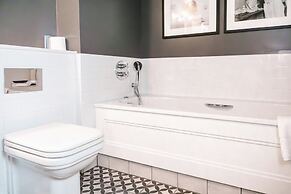 The Lygon Arms - an Iconic Luxury Hotel