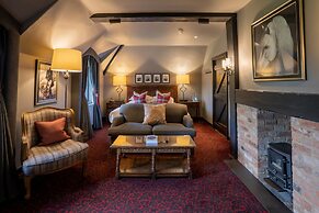 The Lygon Arms - an Iconic Luxury Hotel