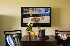 Treasure Island Hotel and Marina