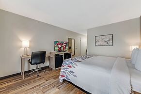 Red Roof Inn & Suites Wilkesboro