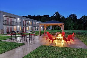 Red Roof Inn & Suites Wilkesboro
