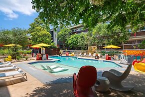 Aiden Austin City Hotel
