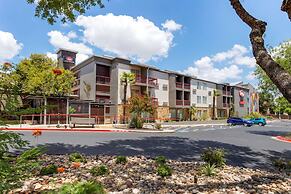 Aiden Austin City Hotel