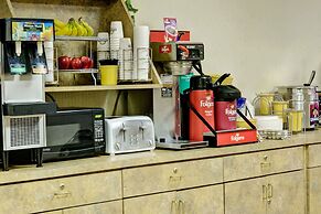 Days Inn & Suites by Wyndham Louisville SW