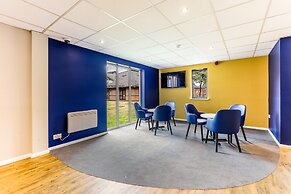 Days Inn by Wyndham Warwick North M40