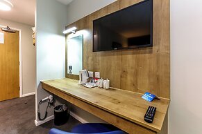 Days Inn by Wyndham Warwick North M40