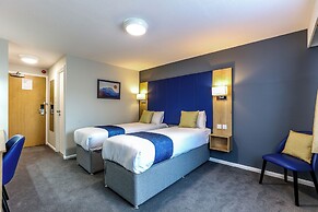 Days Inn by Wyndham Warwick North M40