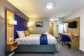 Days Inn by Wyndham Warwick North M40
