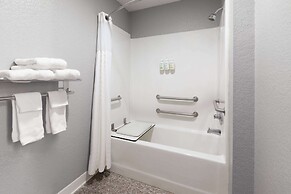 AmericInn by Wyndham Grinnell