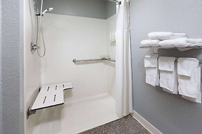 AmericInn by Wyndham Grinnell