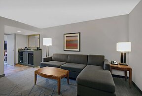 Embassy Suites by Hilton Detroit Livonia Novi