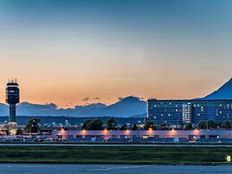 Fairmont Vancouver Airport In-Terminal Hotel